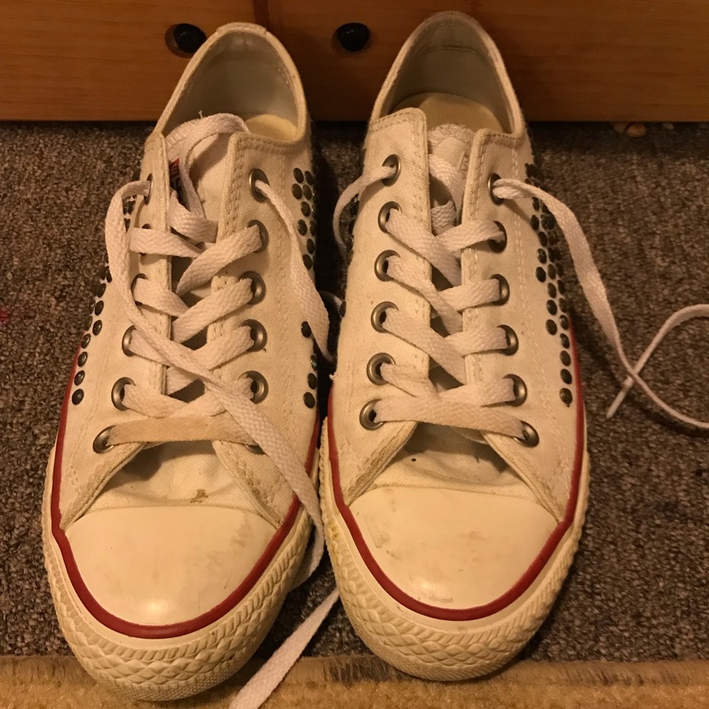 Converse shoes - Picture 2 of 4